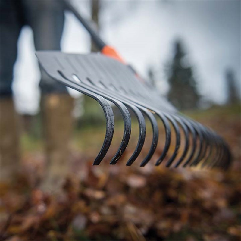 Fiskars Solid™ Large Leaf Rake (FSK1003465)