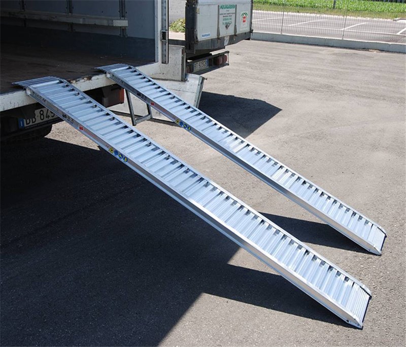 Straight 3m Aluminium Loading Ramps - 55.30.A, 1 pair (1,150kg)