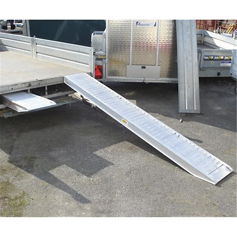 Straight 2.35m Ifor Williams Type Loading Ramps - T85.2350.345, 1 pair ...