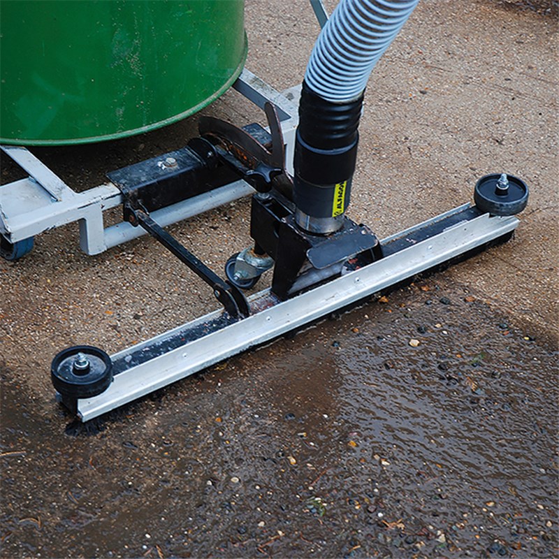 Big Brute - 710mm Front Mounted Squeegee Tool, 830mm Hose (FMFT-WET-01)
